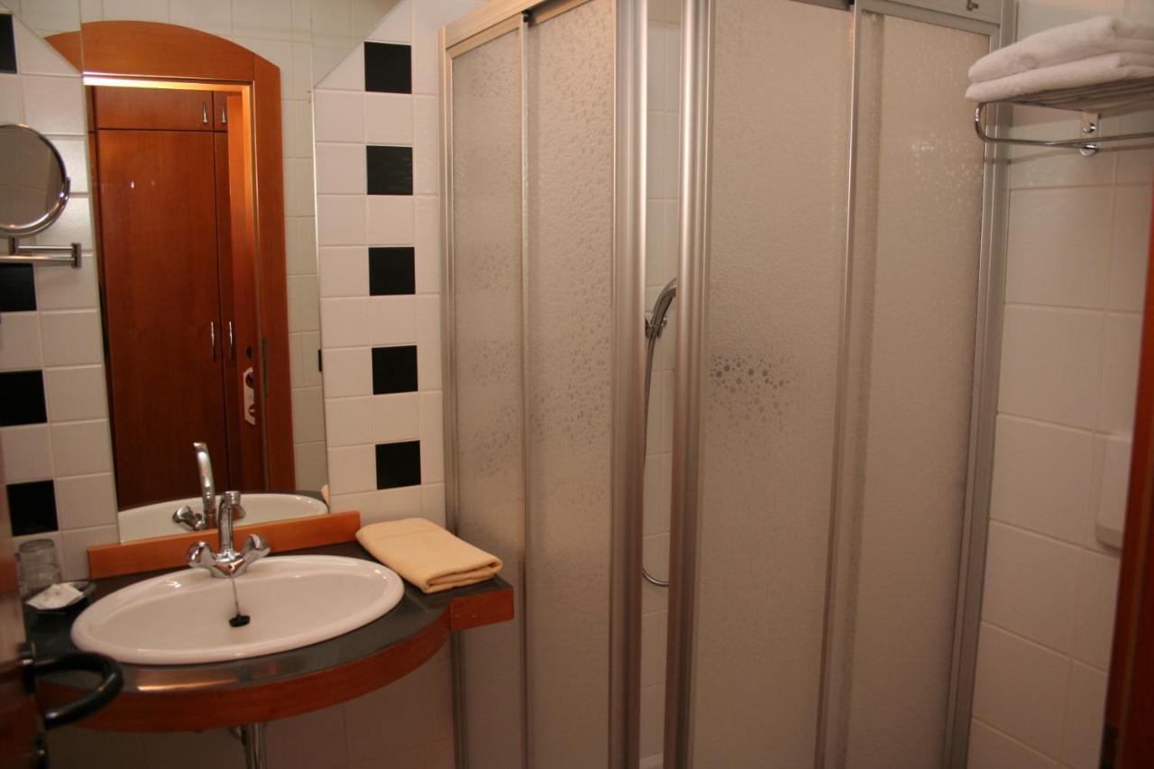 Hotel Edlingerwirt - Sauna & Golfsimulator Inklusive Spittal an der Drau Quarto foto